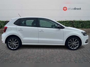 Used Volkswagen Polo 2015 for sale - 79109884: Photo