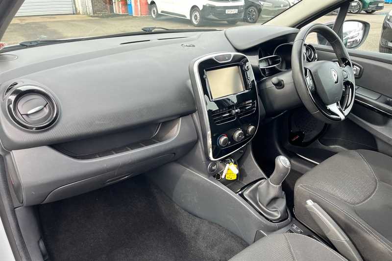 Used Renault Clio 2015 for sale - 77944929: Photo 40