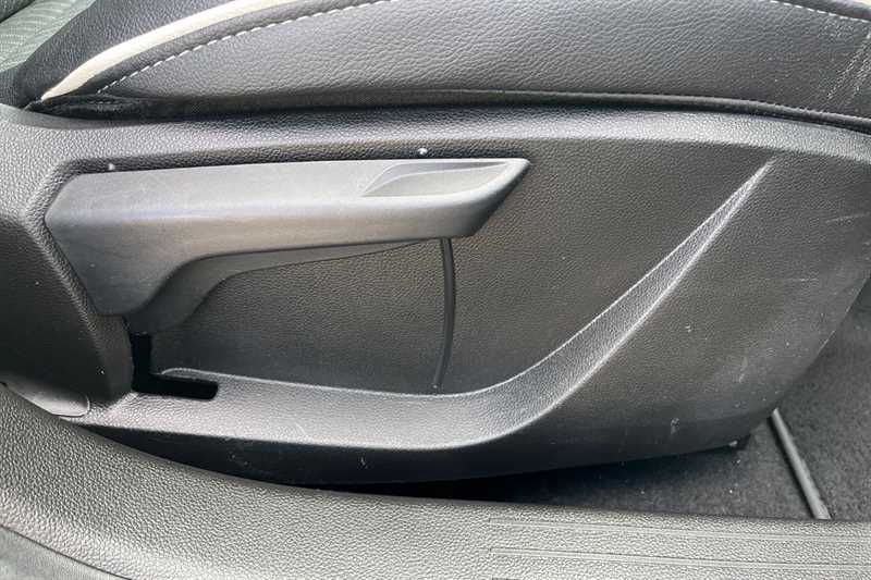 Used Renault Clio for sale - 78130455: Photo 26