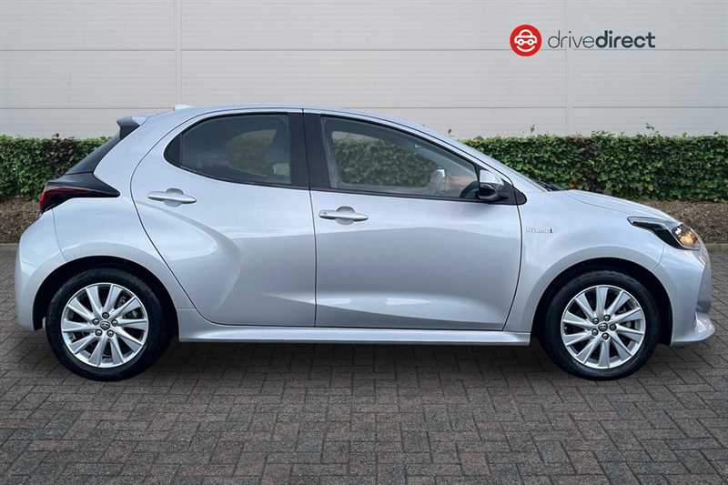 Used Toyota Yaris 2020 for sale - 77930307: Photo 2