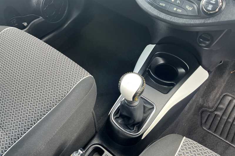 Used Toyota Yaris 2014 for sale - 78143047: Photo 37