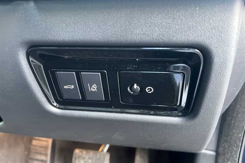 Used Jaguar XE for sale - 77335009: Photo 36