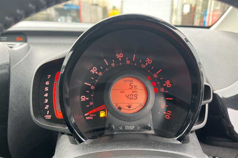 Used Toyota AYGO 2014 for sale - 76956869: Photo 20