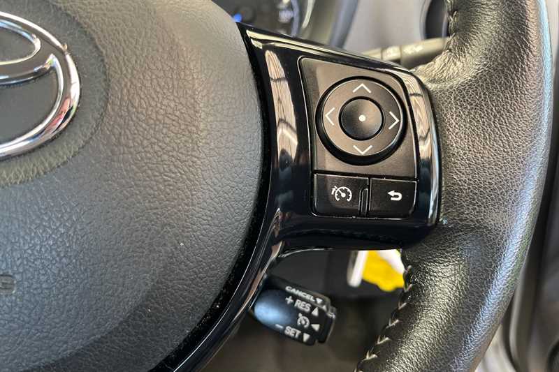 Used Toyota Yaris 2017 for sale - 78217665: Photo 22