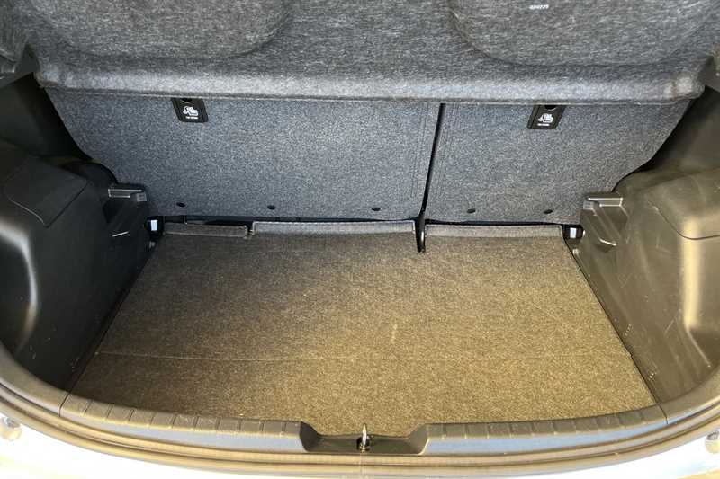 Used Toyota Yaris 2017 for sale - 78217665: Photo 25