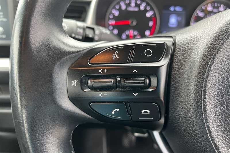 Used Kia Stonic 2018 for sale - 76448539: Photo 21