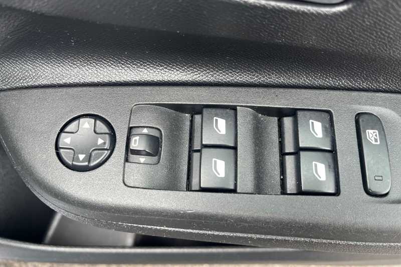 Used Vauxhall Corsa for sale - 77863474: Photo 16