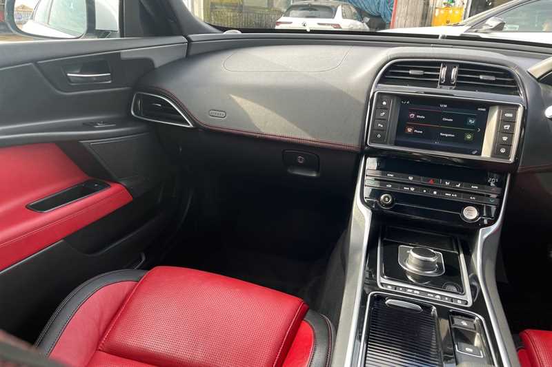 Used Jaguar XE 2018 for sale - 78075907: Photo 14