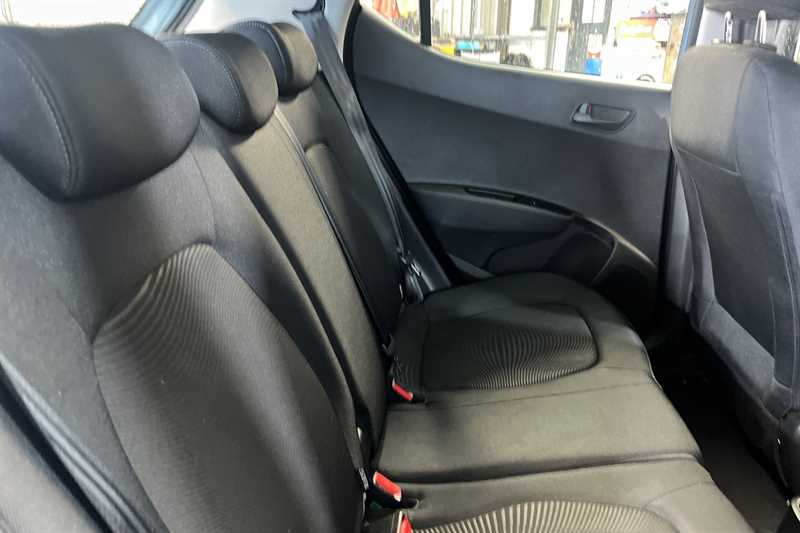 Used Hyundai i10 2018 for sale - 77375270: Photo 38