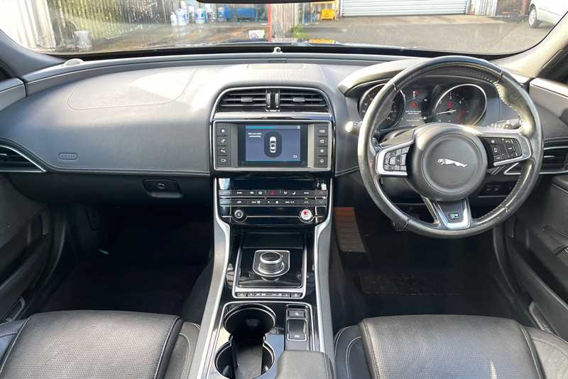 Used Jaguar XE 2016 for sale - 77430768: Photo 13