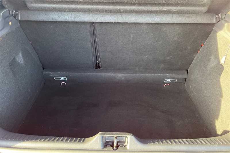 Used Renault Clio 2015 for sale - 77334816: Photo 25