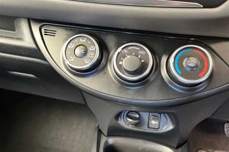 Used Toyota Yaris 2017 for sale - 78188452: Photo 15