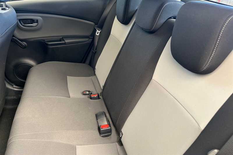 Used Toyota Yaris 2017 for sale - 78188452: Photo 24