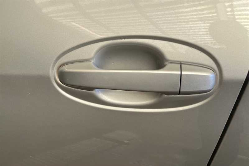 Used Toyota Yaris 2017 for sale - 78188452: Photo 33