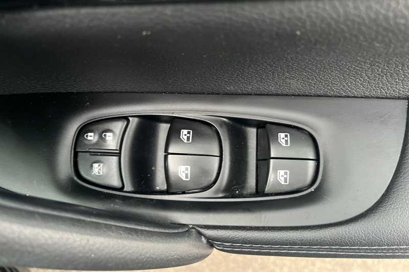 Used Nissan Qashqai 2018 for sale - 77895771: Photo 16