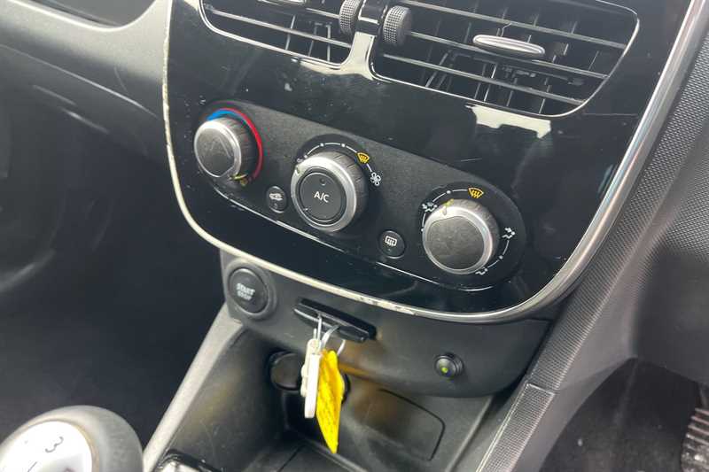 Used Renault Clio 2015 for sale - 77929946: Photo 15