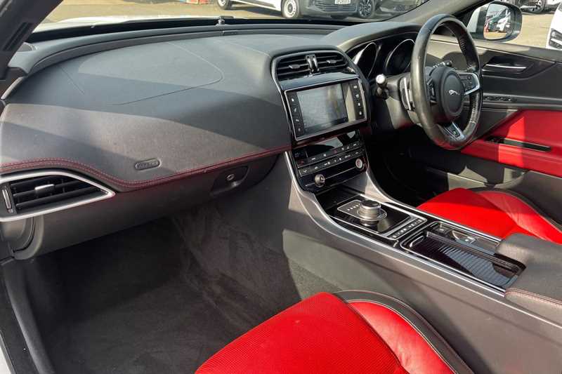 Used Jaguar XE 2018 for sale - 78120137: Photo 40