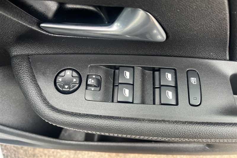 Used Vauxhall Mokka Electric for sale - 78130813: Photo 16