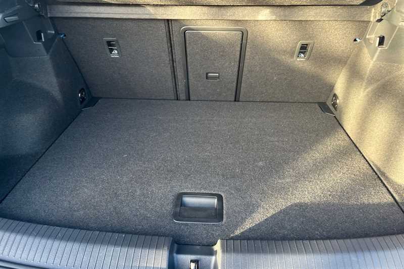 Used Volkswagen T-Roc 2022 for sale - 77361980: Photo 25