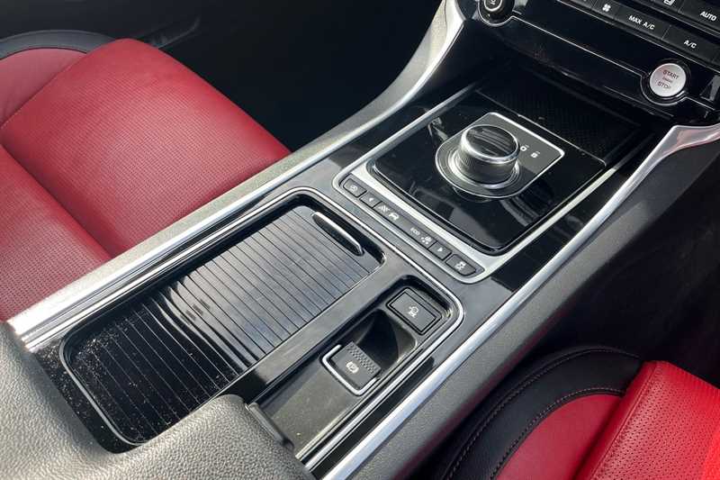 Used Jaguar XE 2018 for sale - 78050283: Photo 37