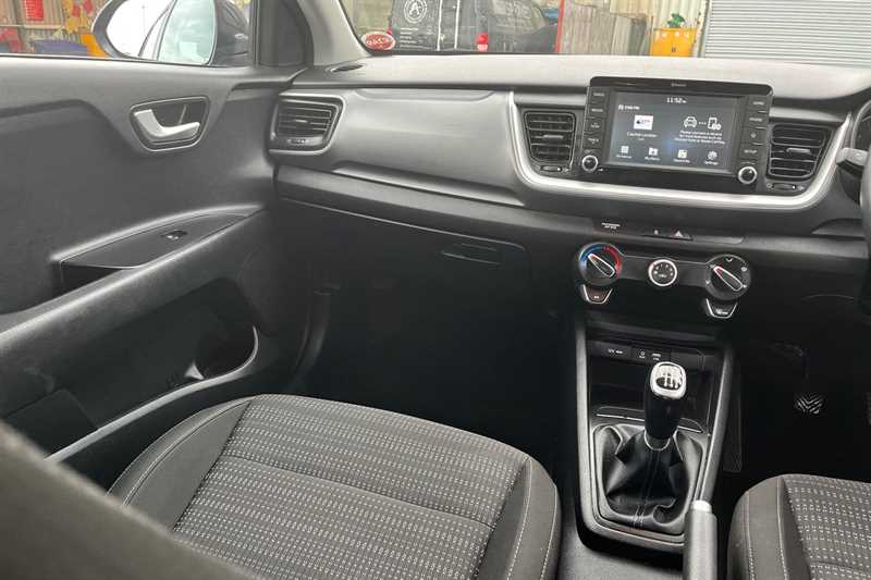 Used Kia Stonic 2018 for sale - 76378829: Photo 14
