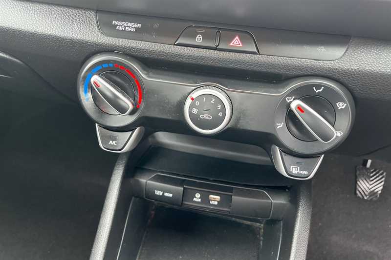 Used Kia Stonic 2018 for sale - 76378829: Photo 15