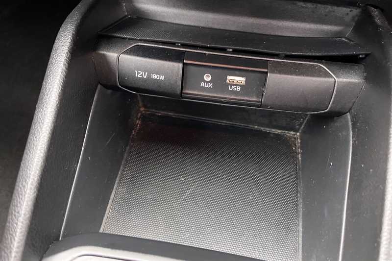 Used Kia Stonic 2018 for sale - 76378829: Photo 19