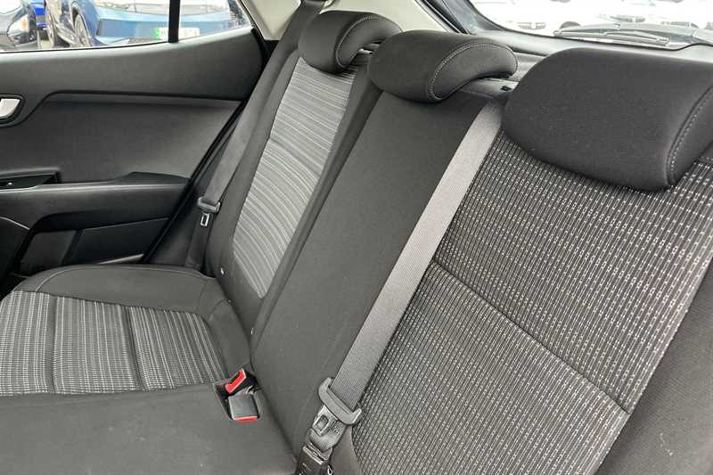Used Kia Stonic 2018 for sale - 76378829: Photo 24