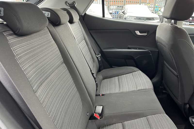 Used Kia Stonic 2018 for sale - 76378829: Photo 38