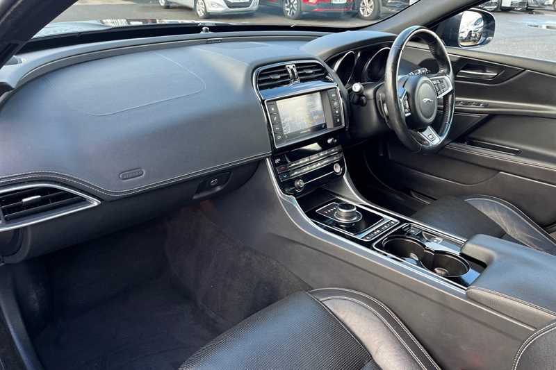 Used Jaguar XE for sale - 77349130: Photo 40