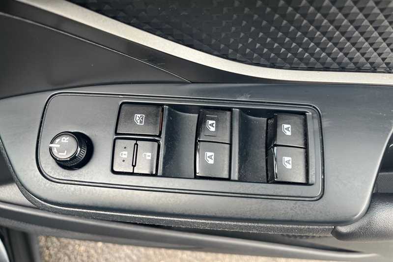 Used Toyota C-HR 2019 for sale - 77481606: Photo 16