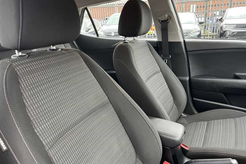 Used Kia Stonic 2018 for sale - 76530665: Photo 23