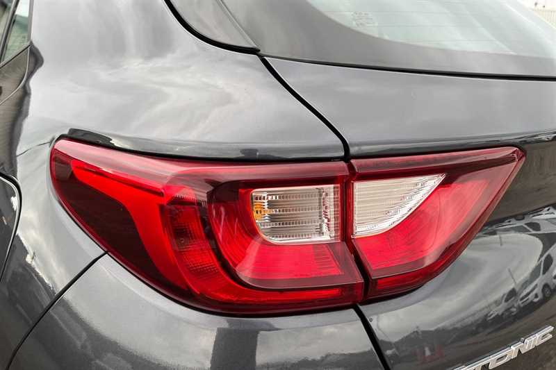 Used Kia Stonic 2018 for sale - 76530665: Photo 31