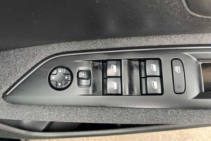 Used Peugeot 5008 2021 for sale - 77699334: Photo 16