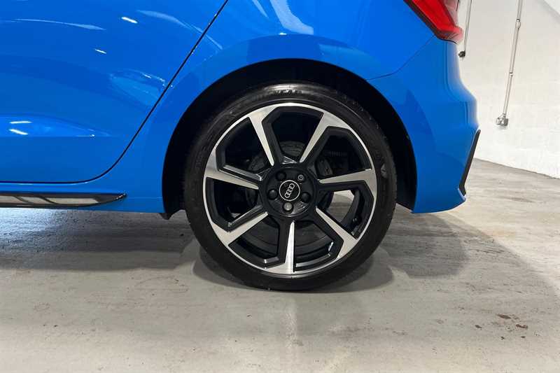 Used Audi A1 for sale - 76733982: Photo 11