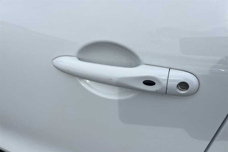 Used Renault Clio 2015 for sale - 77886762: Photo 33