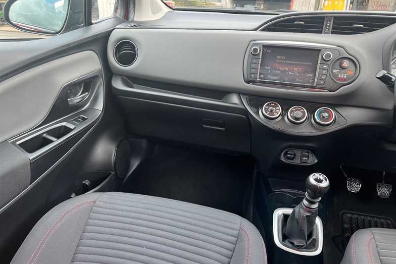 Used Toyota Yaris 2015 for sale - 77553925: Photo 14