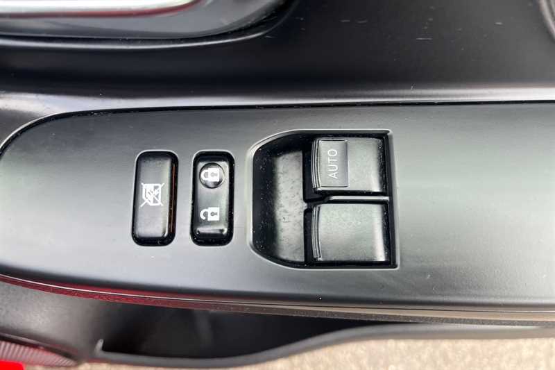 Used Toyota Yaris 2015 for sale - 77553925: Photo 16