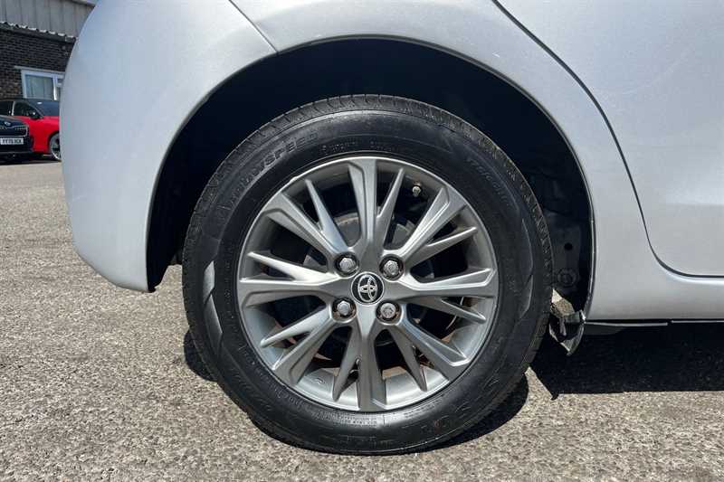 Used Toyota Yaris 2017 for sale - 78174069: Photo 11