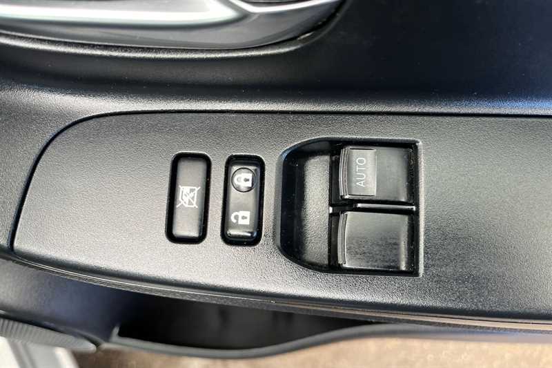 Used Toyota Yaris 2017 for sale - 78174069: Photo 16