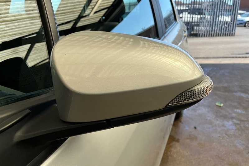 Used Toyota Yaris 2017 for sale - 78174069: Photo 35