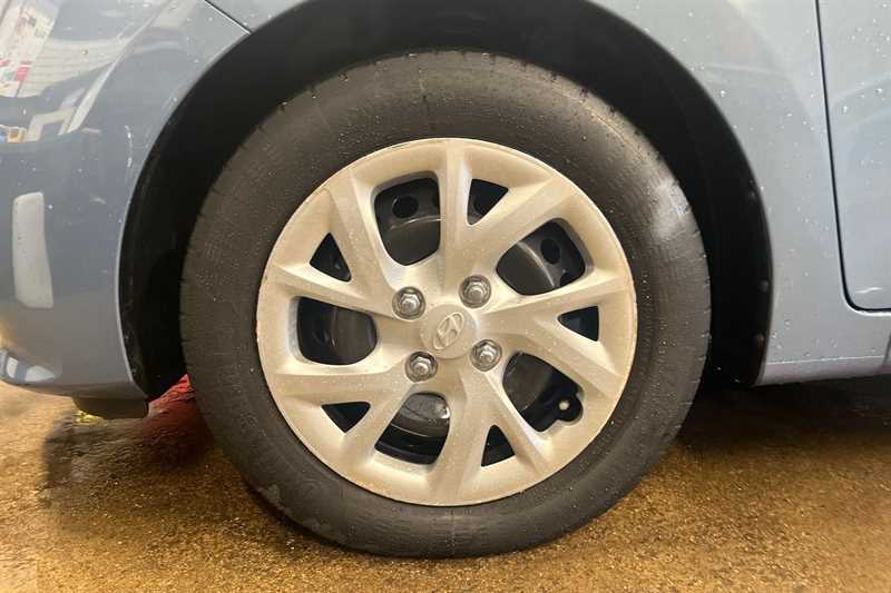 Used Hyundai i10 for sale - 77335105: Photo 9