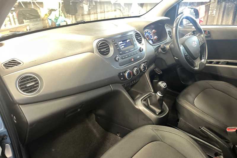 Used Hyundai i10 2018 for sale - 77362393: Photo 40