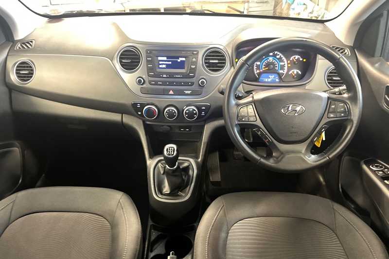 Used Hyundai i10 2018 for sale - 77322507: Photo 13
