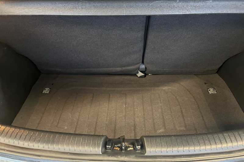 Used Hyundai i10 2018 for sale - 77322507: Photo 25