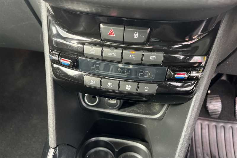 Used Peugeot 2008 2019 for sale - 78075632: Photo 15