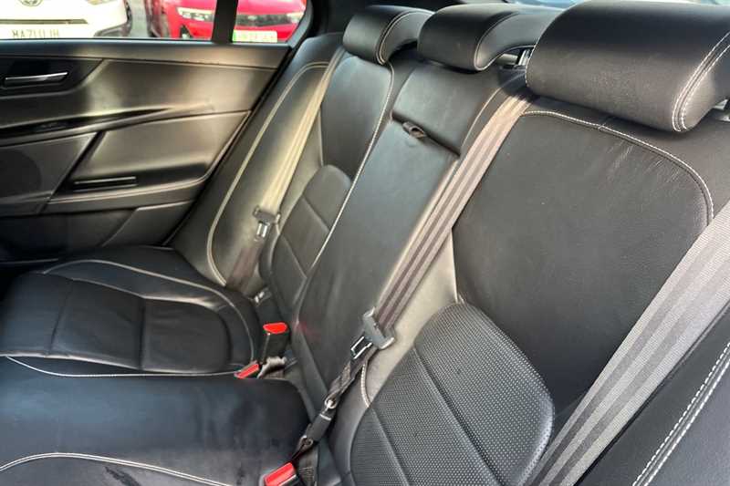 Used Jaguar XE 2016 for sale - 77943936: Photo 24