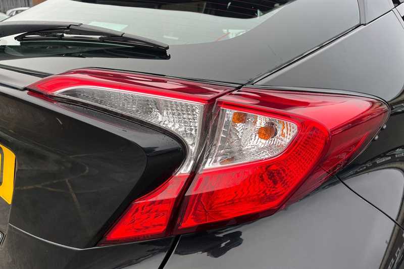 Used Toyota C-HR 2019 for sale - 77900732: Photo 32