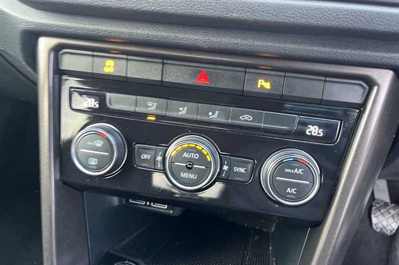 Used Volkswagen T-Roc 2018 for sale - 76790820: Photo 15