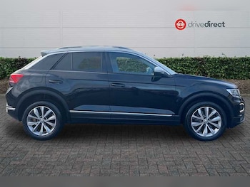 Used Volkswagen T-Roc 2018 for sale - 76790820: Photo